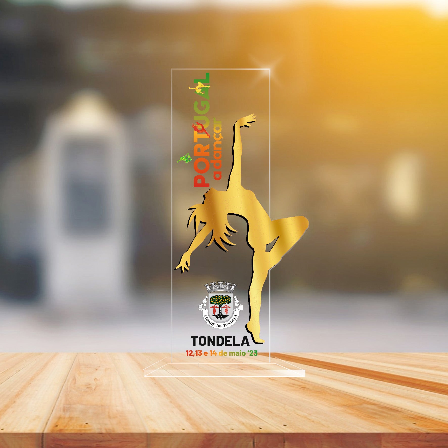 Trofeu personalizado para seu evento em acrílico com gravação UV.